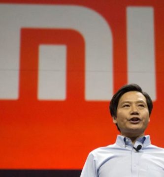 El CEO de Xiaomi fue atrapado utilizando un iPhone